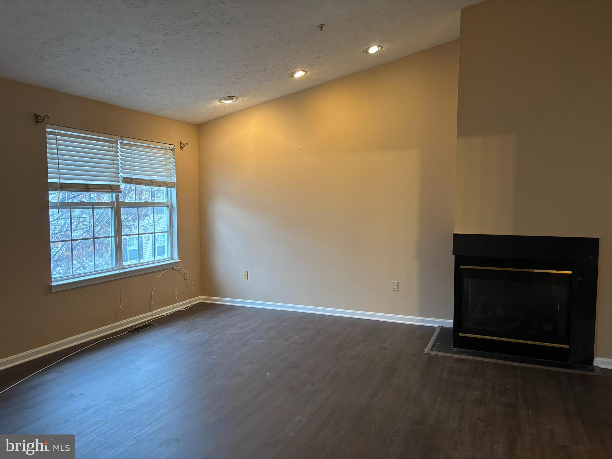 GARRISON OVERLOOK - Residential Lease