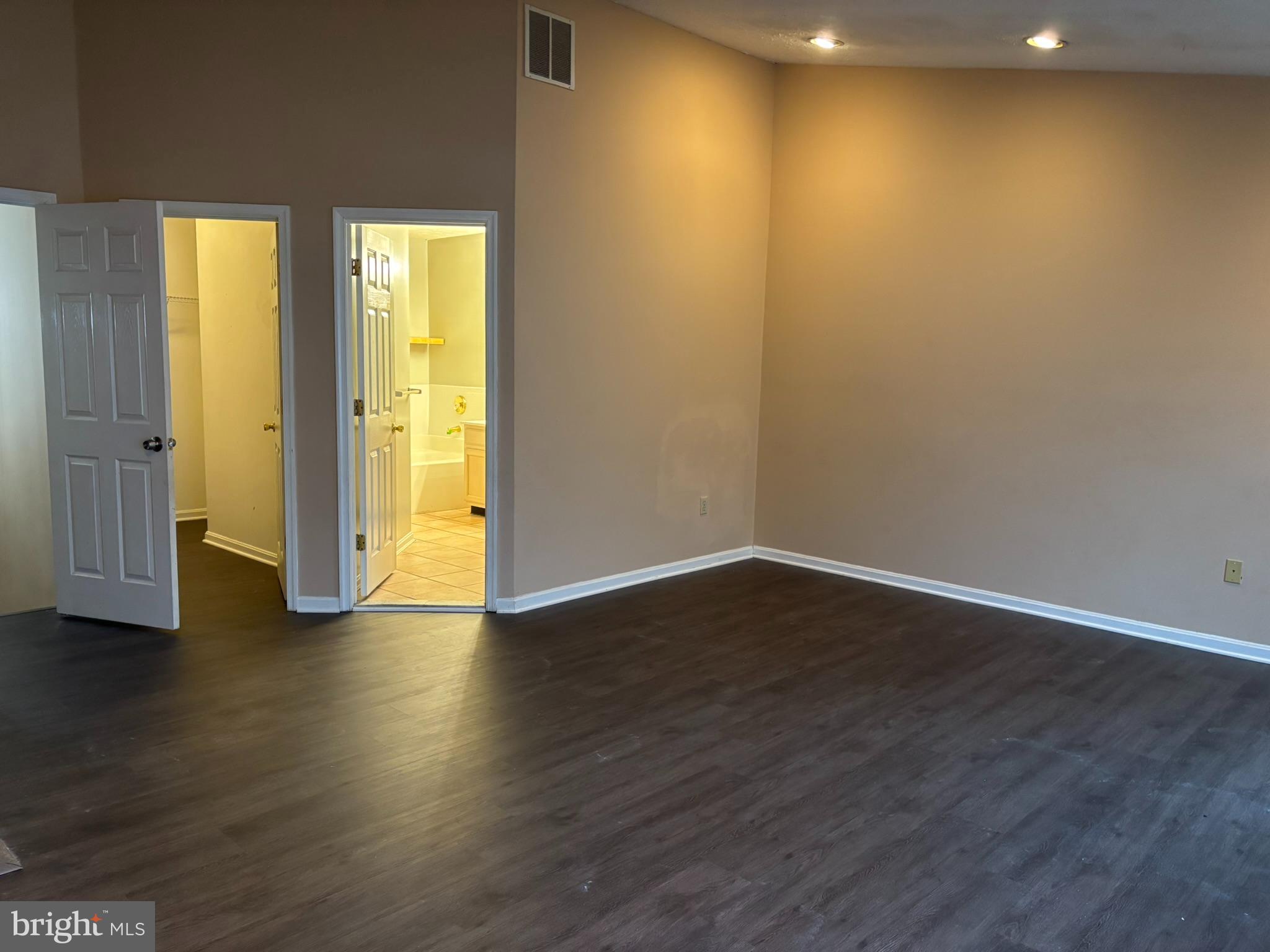 GARRISON OVERLOOK - Residential Lease