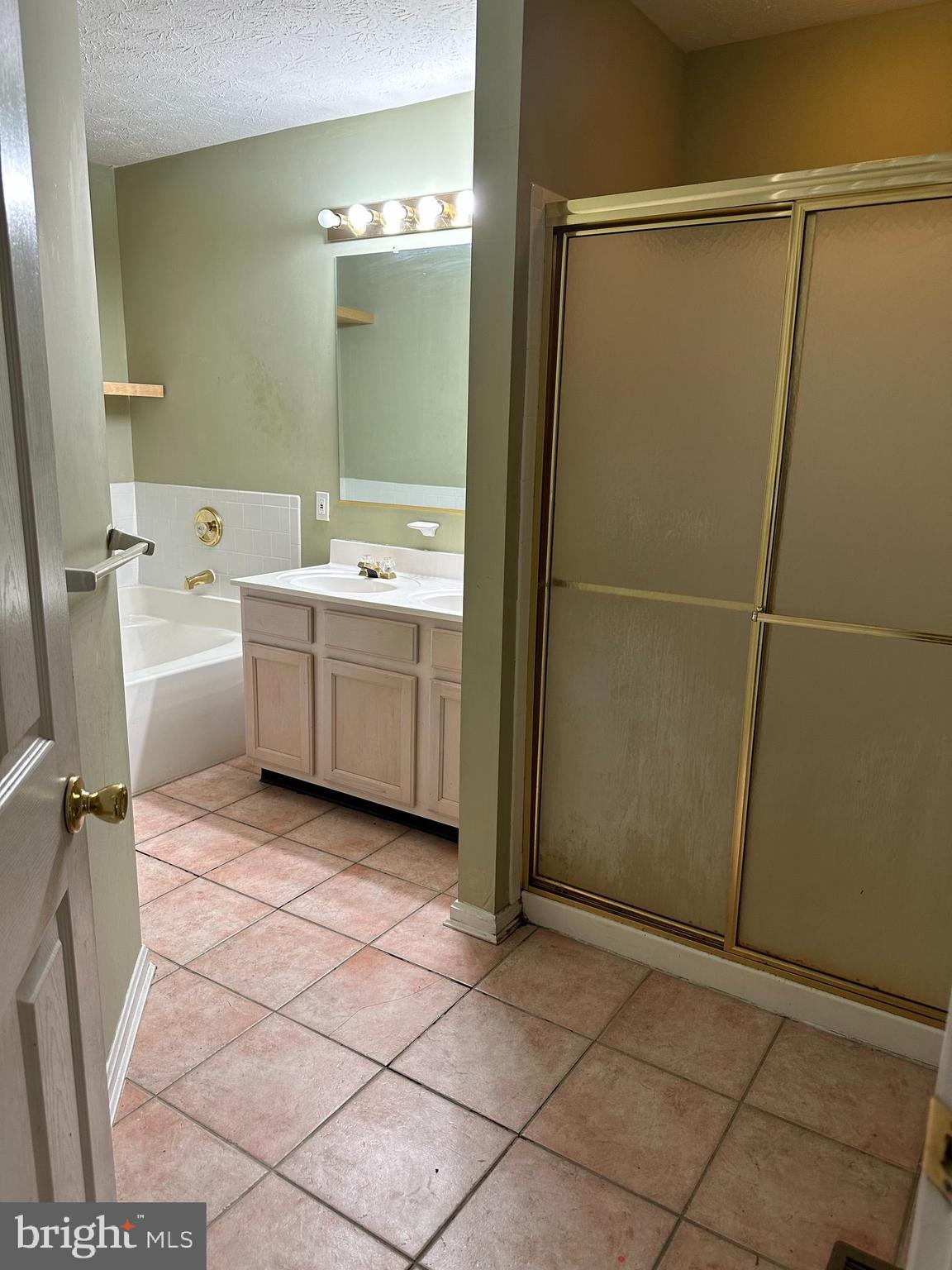 GARRISON OVERLOOK - Residential Lease