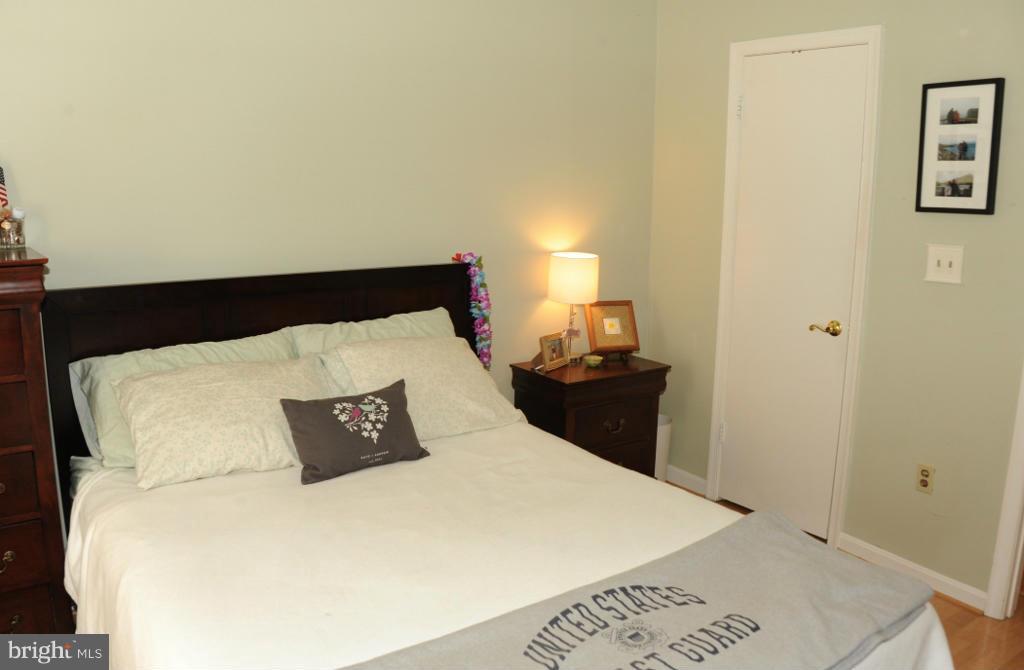 VICTORIA CROSSINGS AT MANCHESTER LAKES - Residential Lease