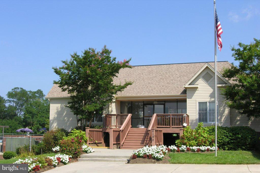 VICTORIA CROSSINGS AT MANCHESTER LAKES - Residential Lease