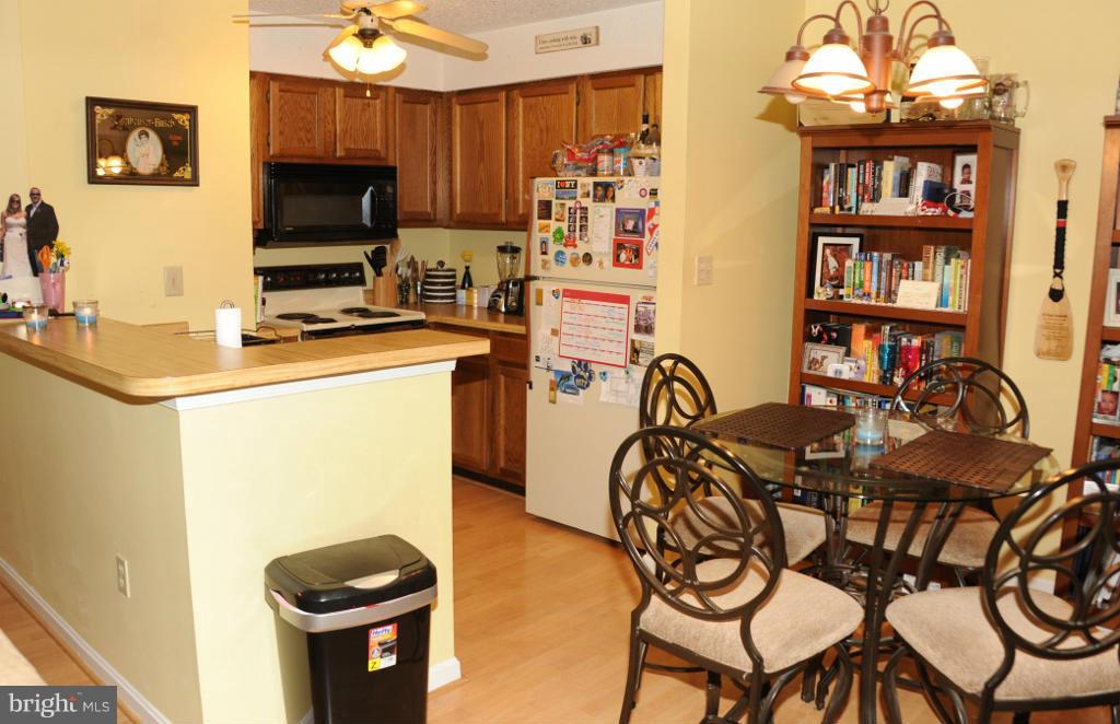 VICTORIA CROSSINGS AT MANCHESTER LAKES - Residential Lease