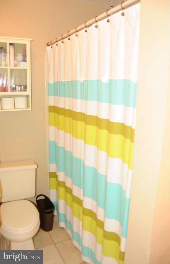 VICTORIA CROSSINGS AT MANCHESTER LAKES - Residential Lease