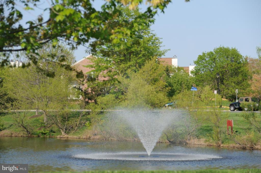 VICTORIA CROSSINGS AT MANCHESTER LAKES - Residential Lease