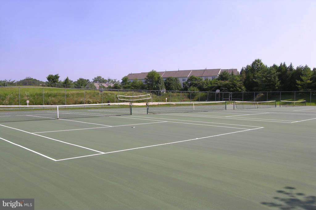 VICTORIA CROSSINGS AT MANCHESTER LAKES - Residential Lease