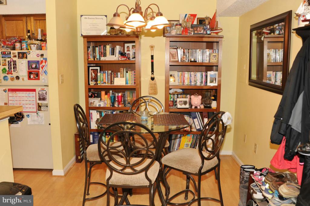 VICTORIA CROSSINGS AT MANCHESTER LAKES - Residential Lease