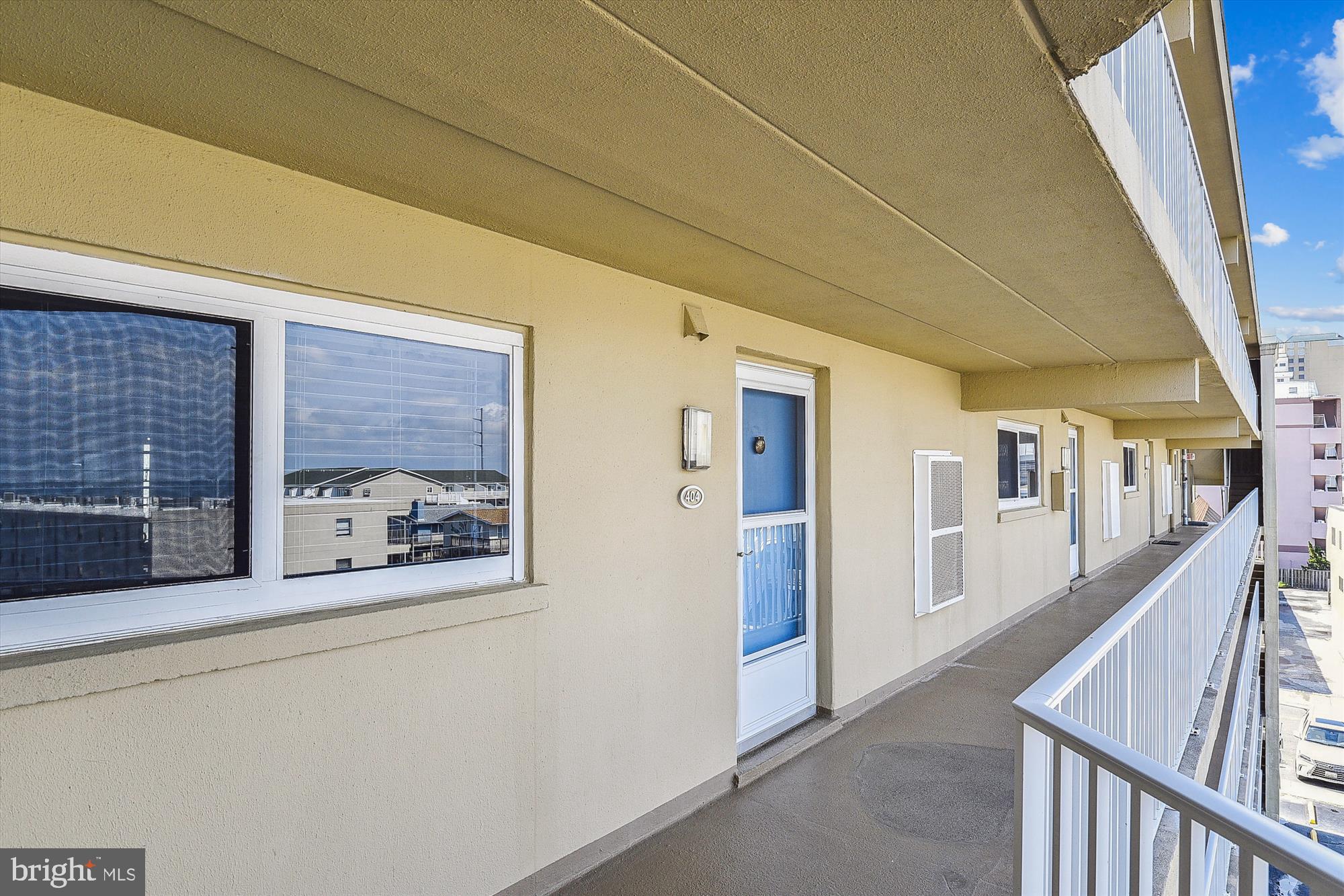 52ND STREET - Residential