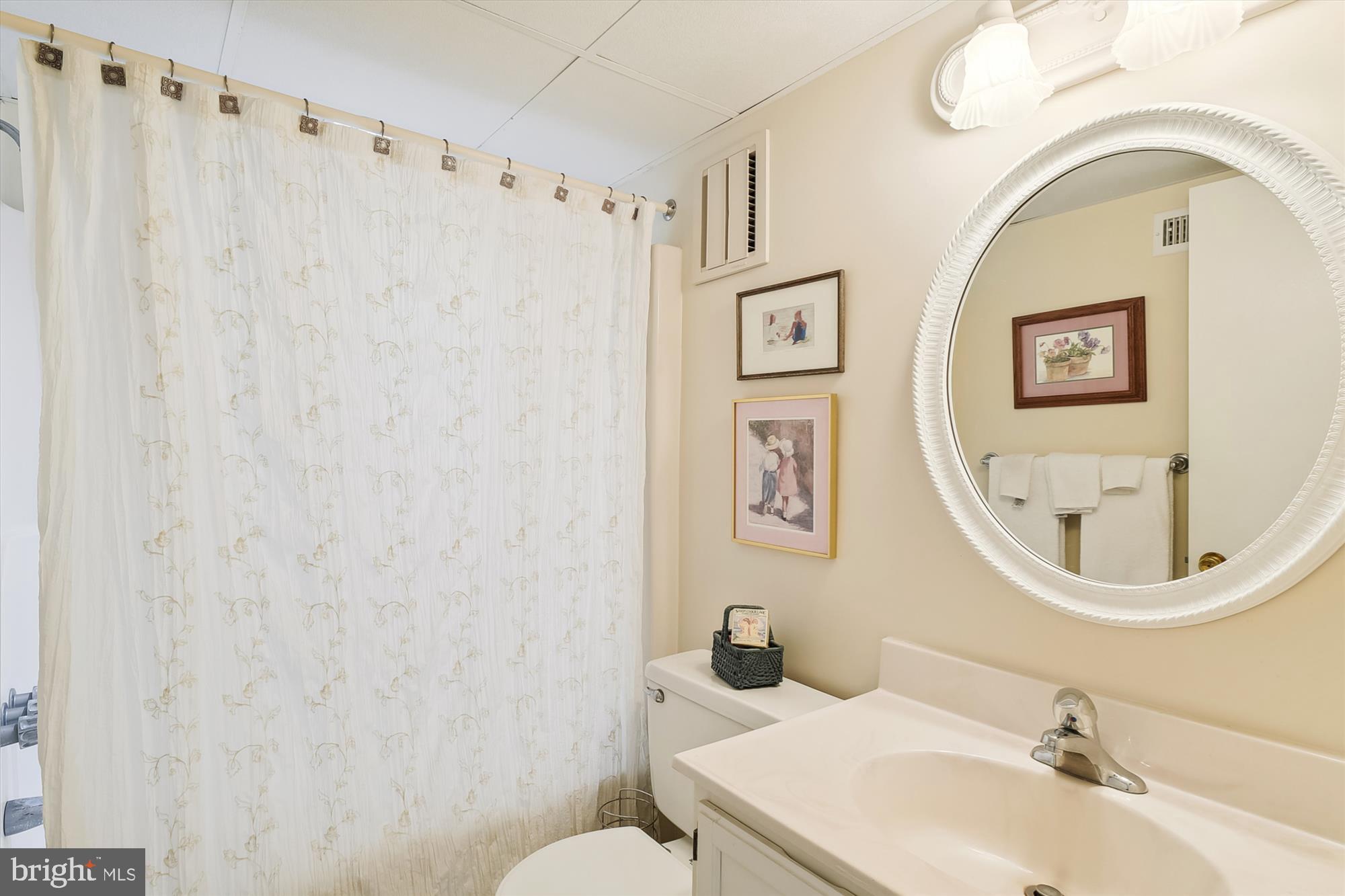 52ND STREET - Residential