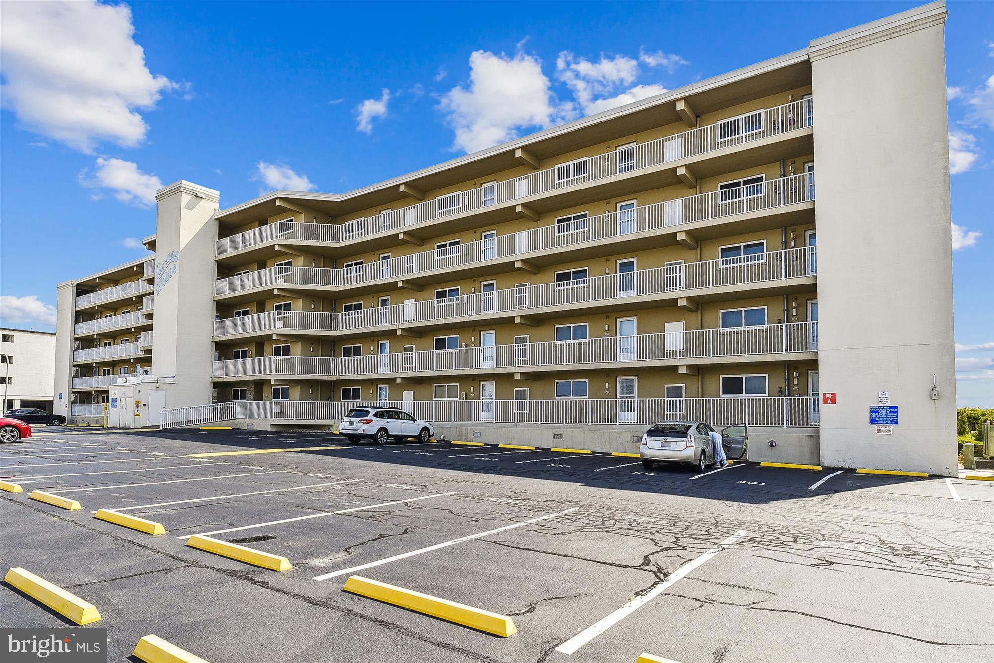 52ND STREET - Residential