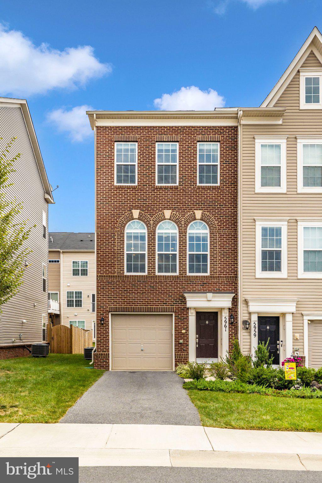 5961 WHELAN LANE