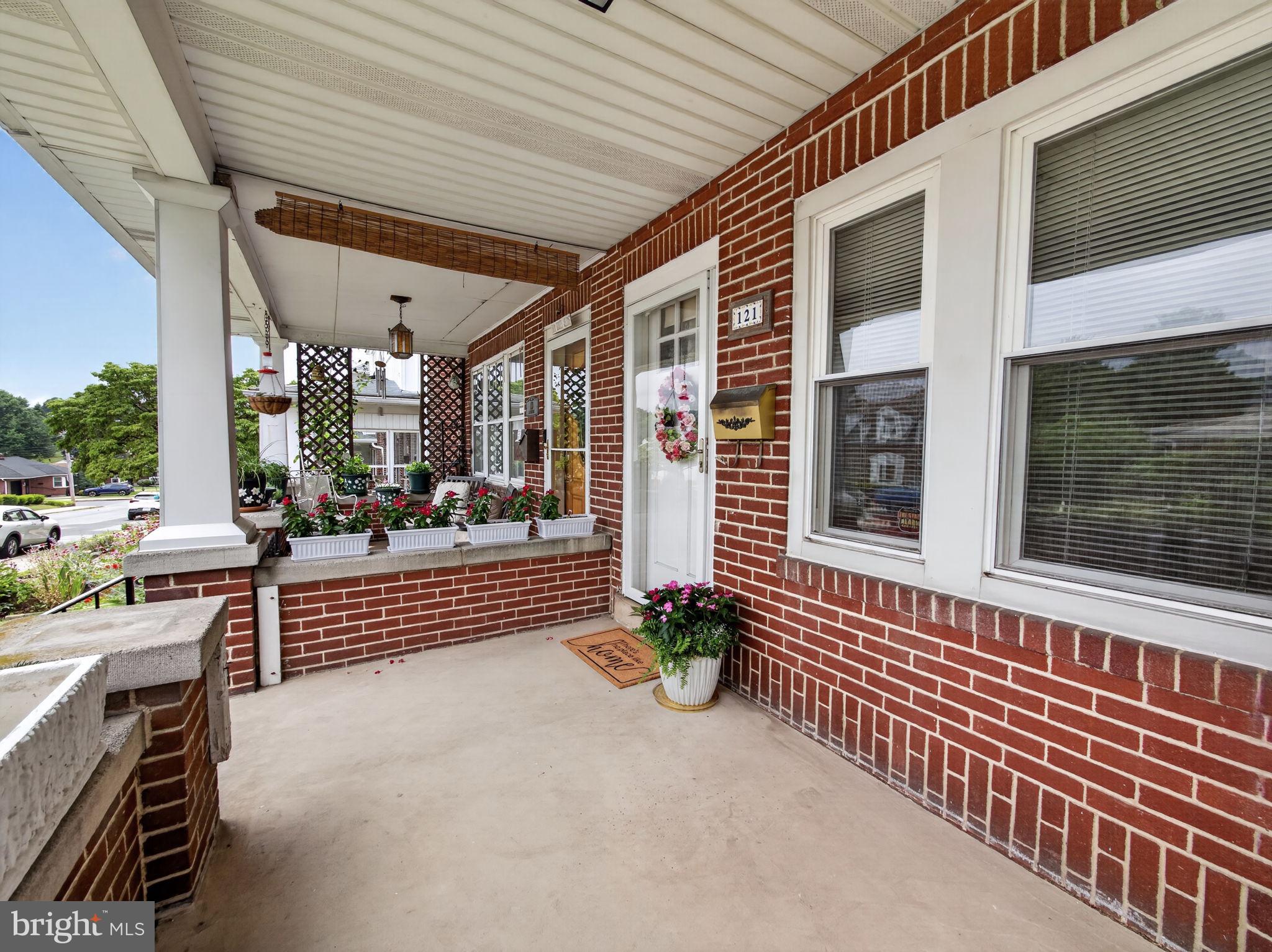 121 E ELM STREET