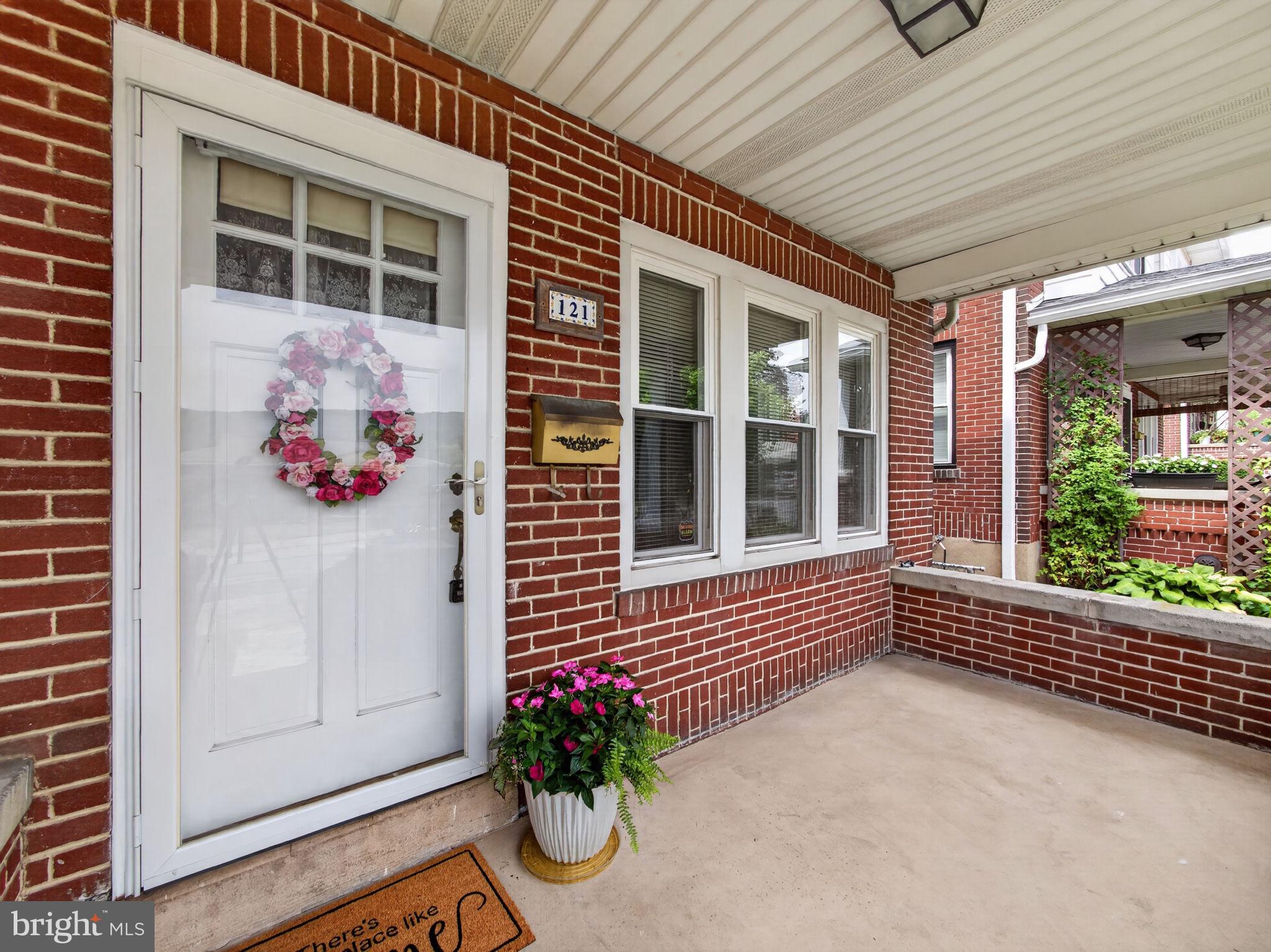 121 E ELM STREET