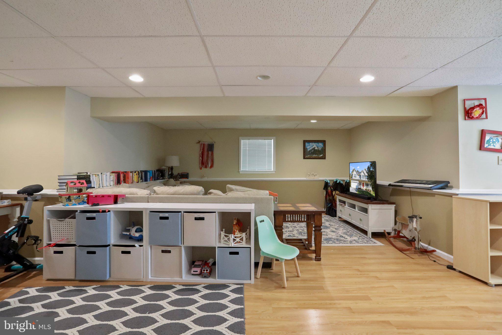 LOCUST HILL - Residential