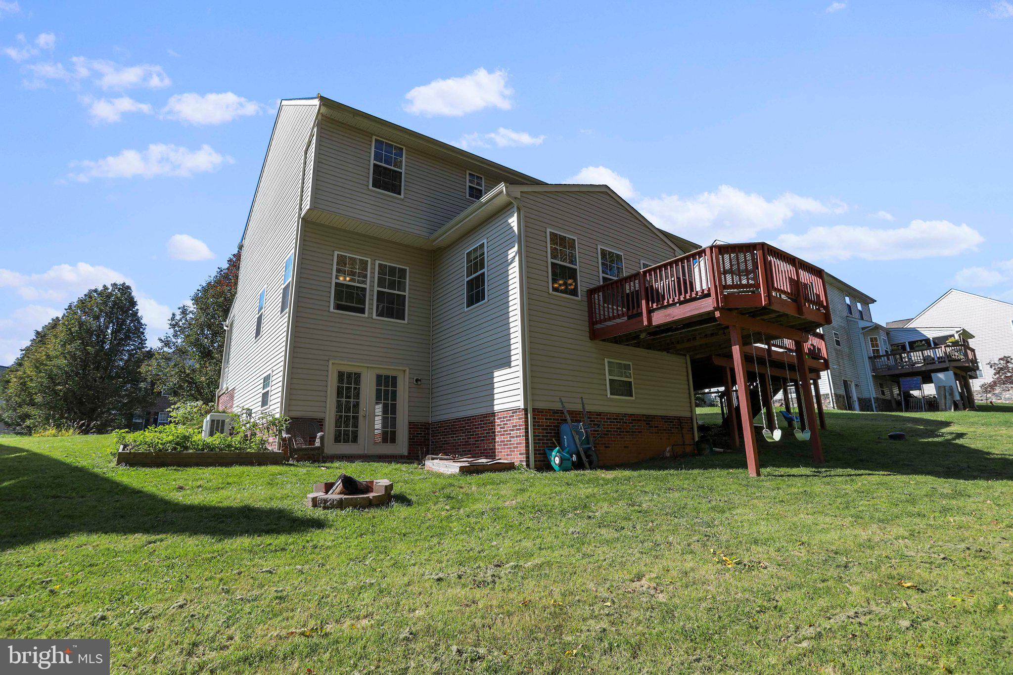 LOCUST HILL - Residential