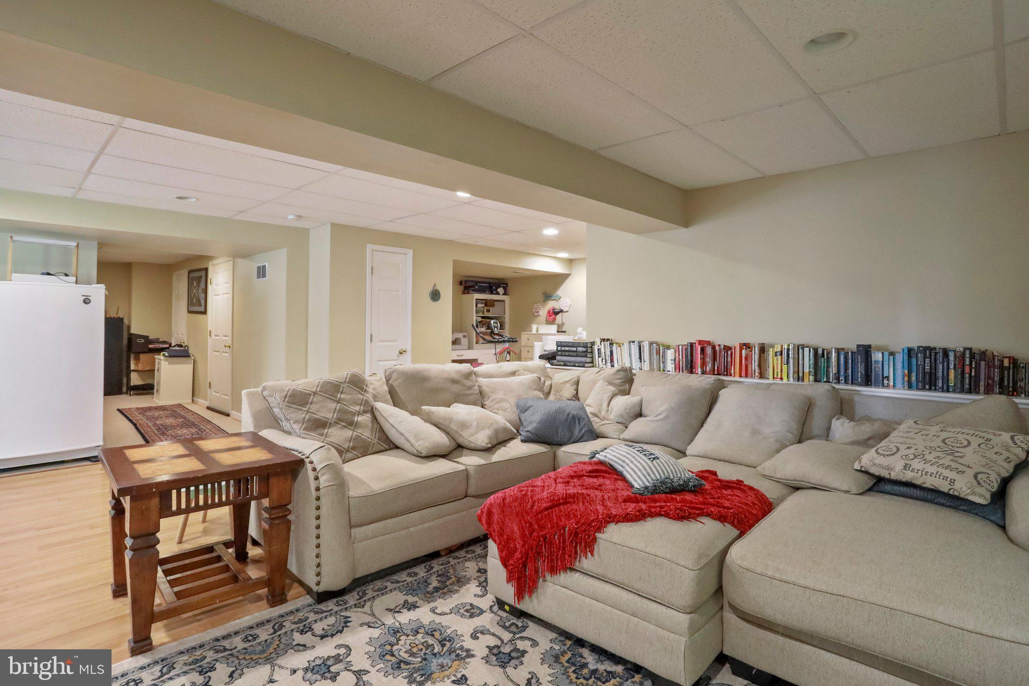 LOCUST HILL - Residential