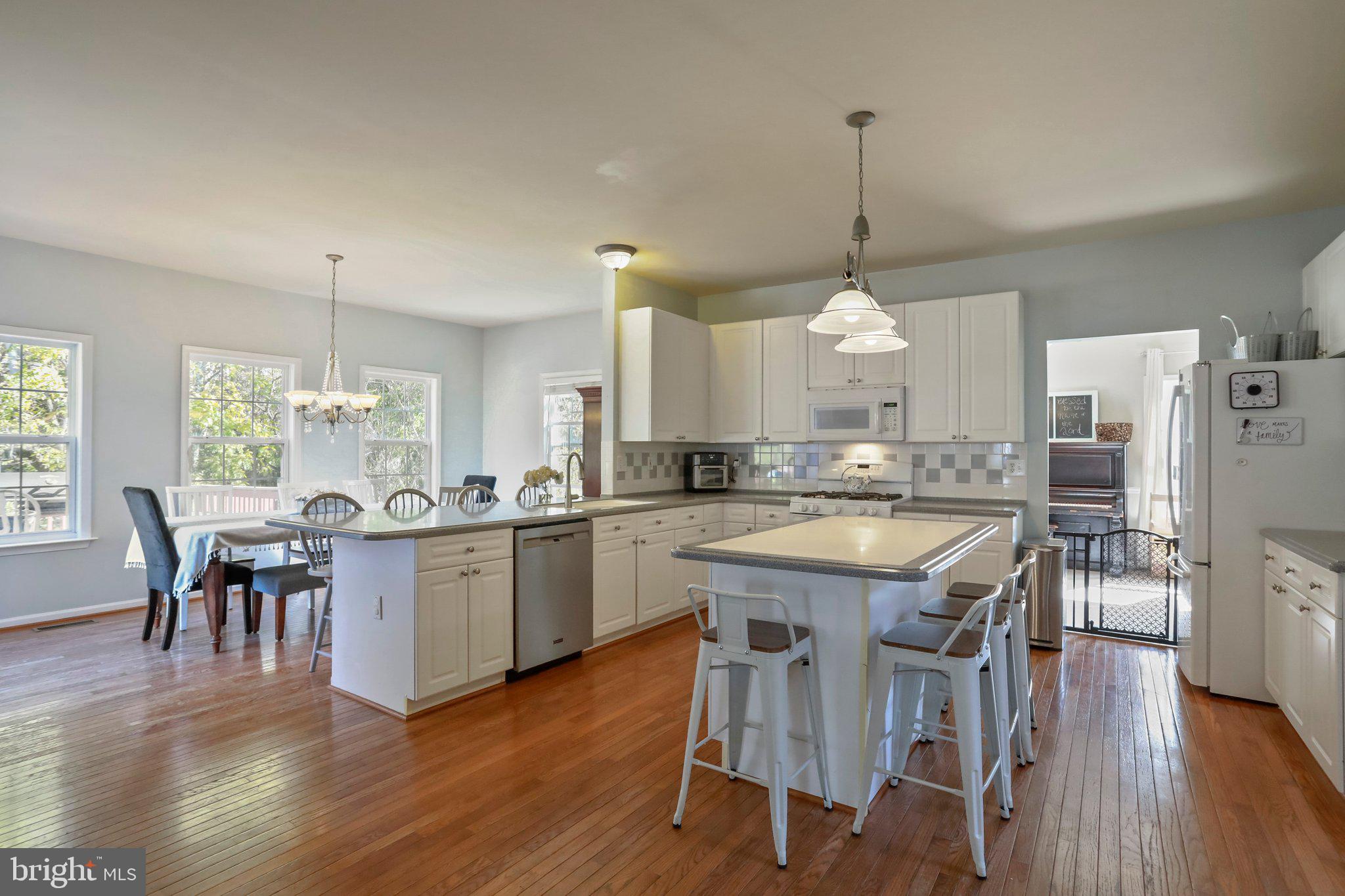 LOCUST HILL - Residential