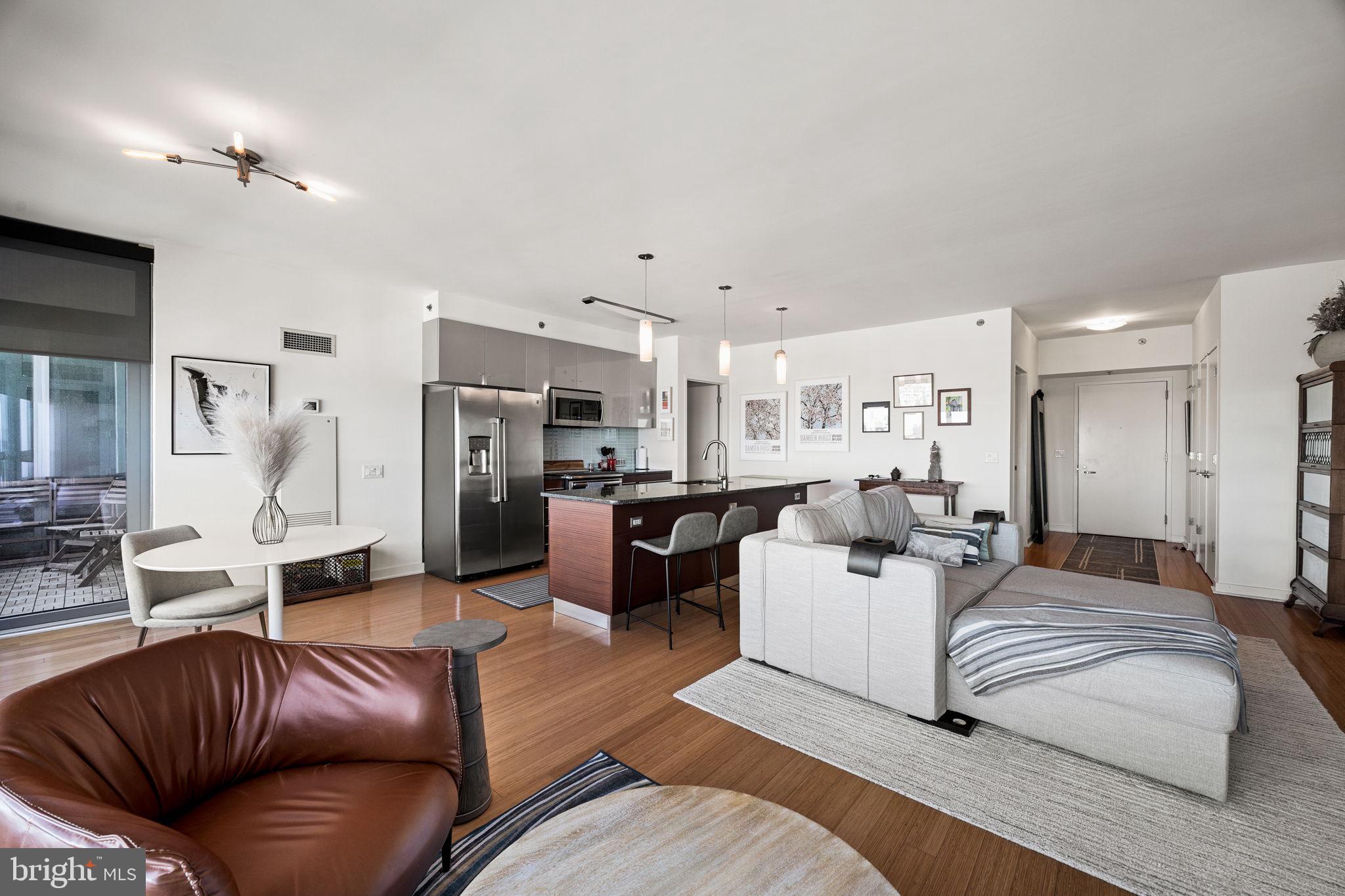 2101 MARKET STREET 2001