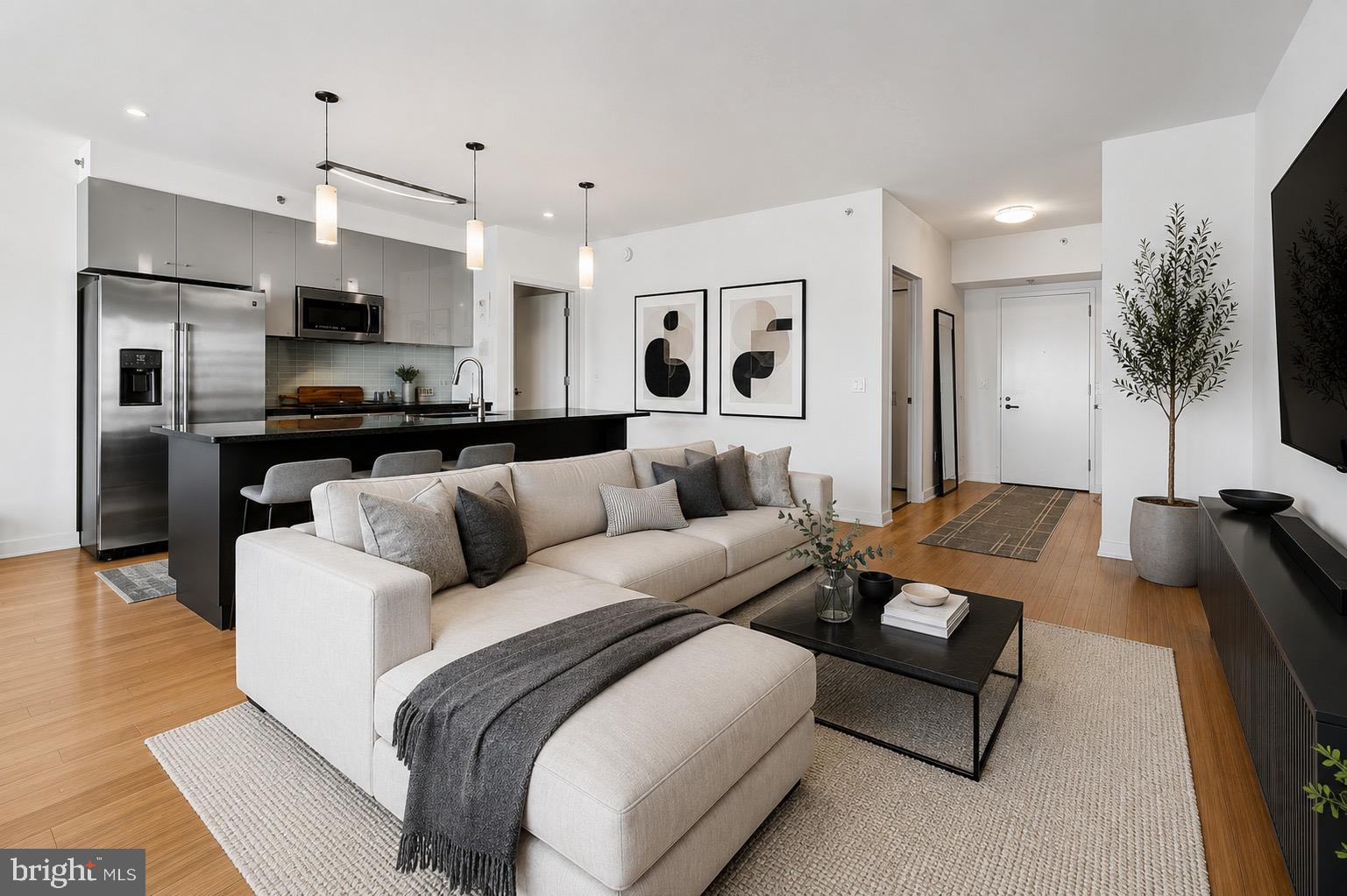 2101 MARKET STREET 2001