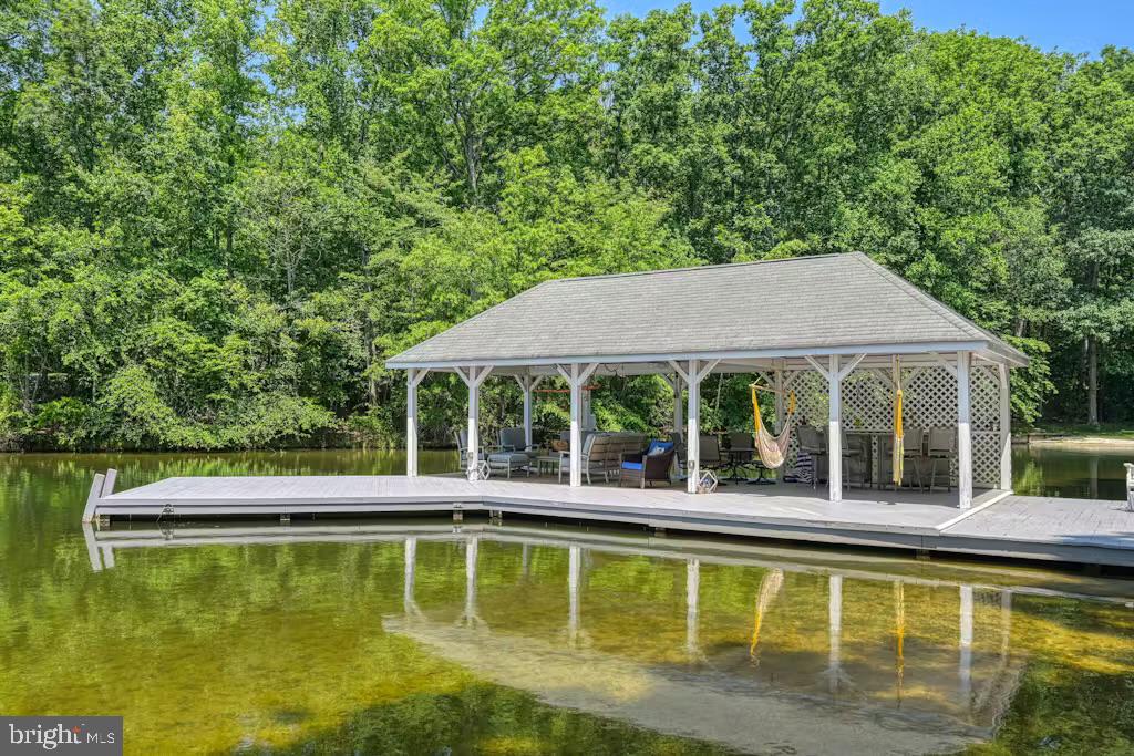 FOXWOOD MANOR - Residential