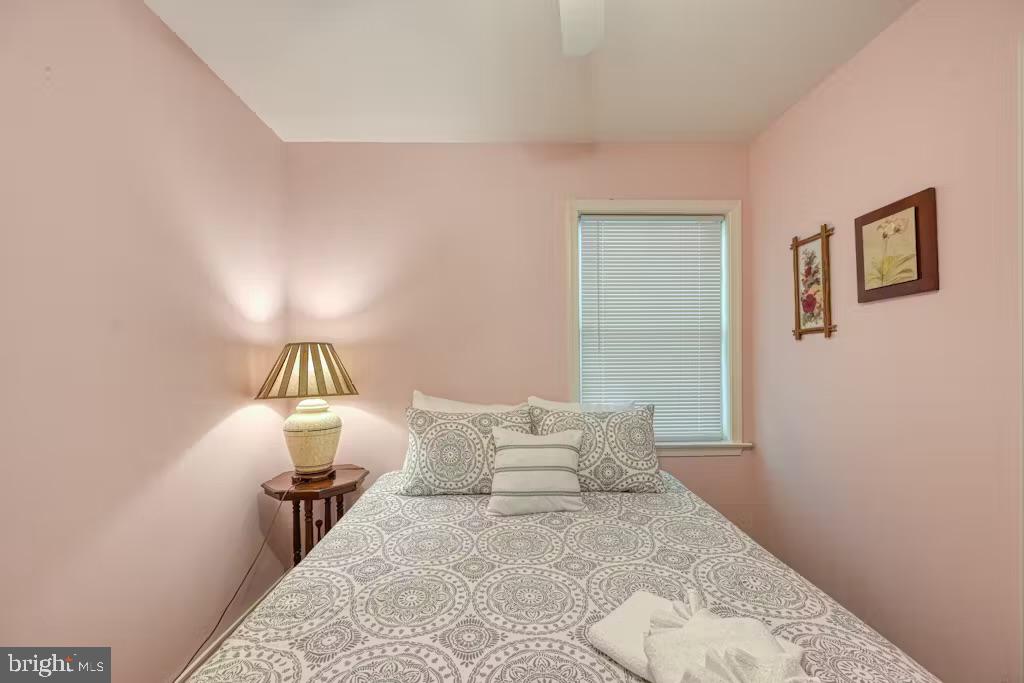 FOXWOOD MANOR - Residential