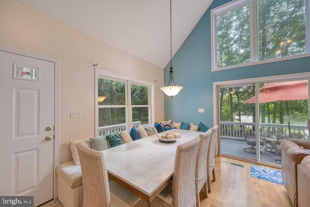 FOXWOOD MANOR - Residential