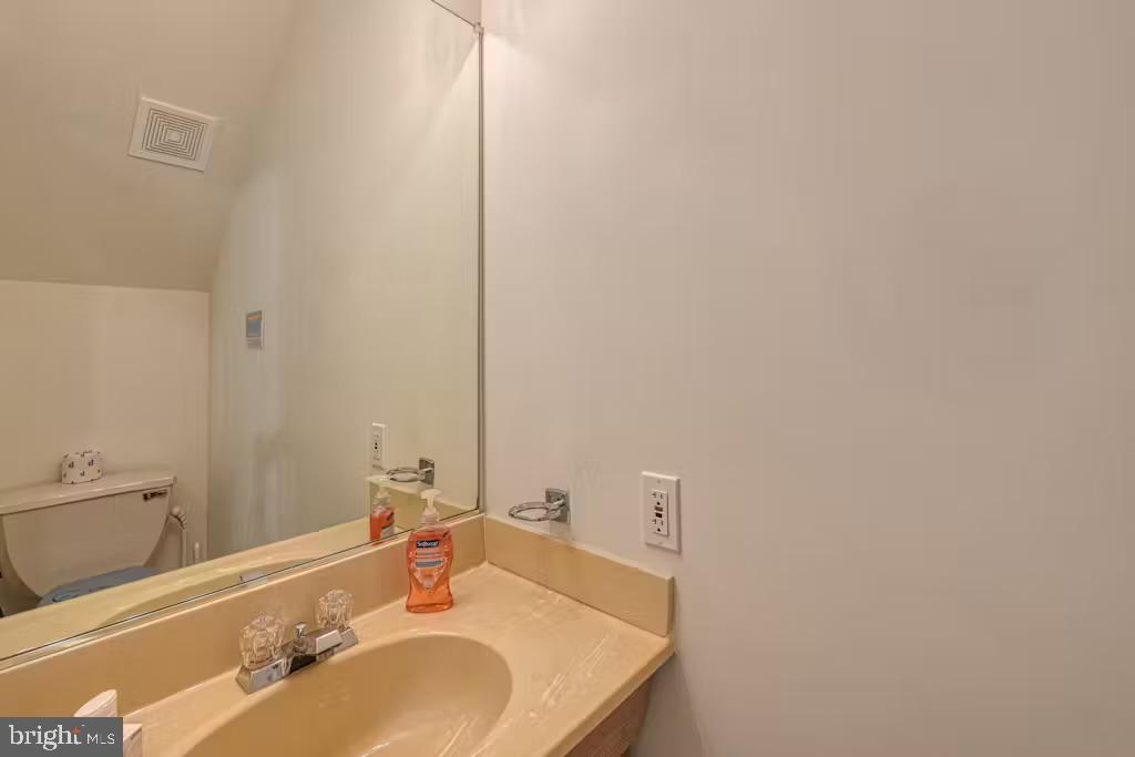 FOXWOOD MANOR - Residential