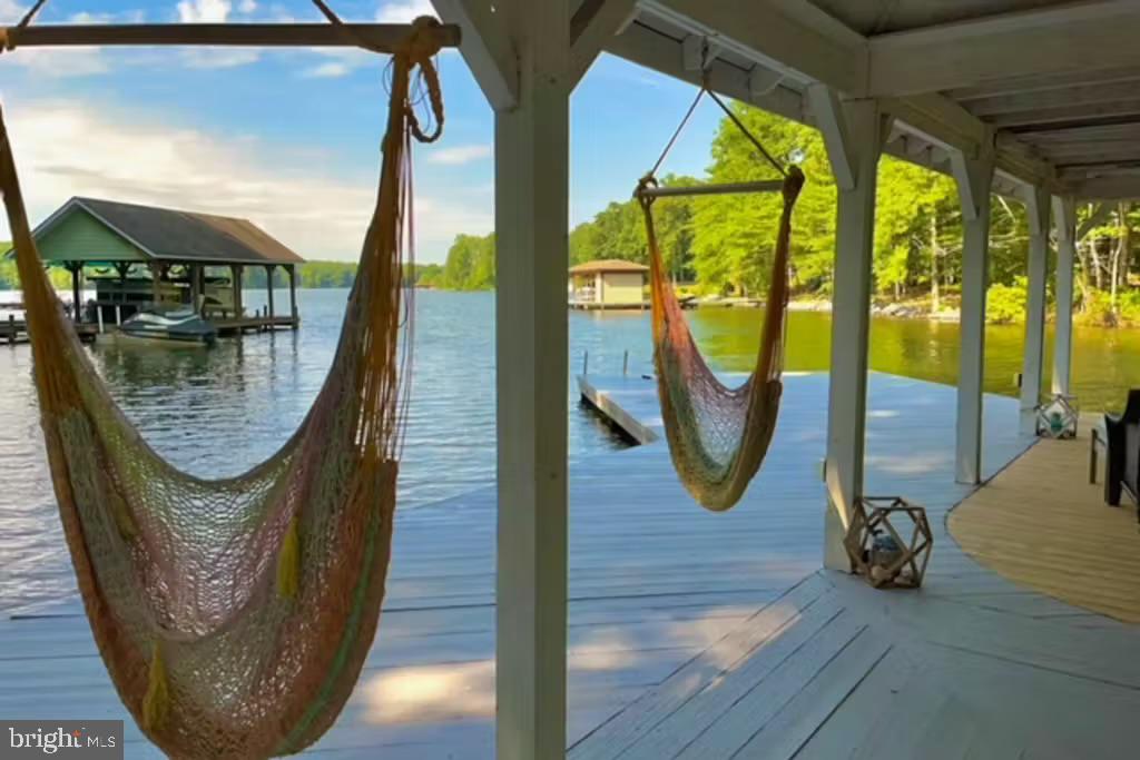 FOXWOOD MANOR - Residential