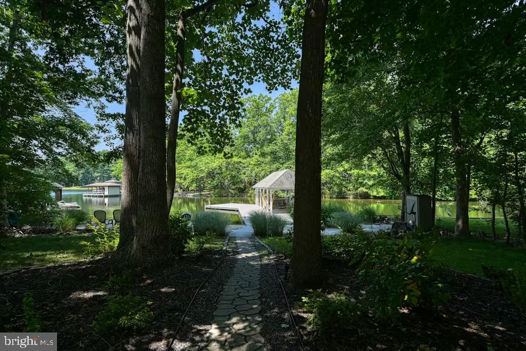 FOXWOOD MANOR - Residential