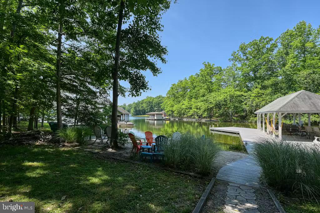 FOXWOOD MANOR - Residential