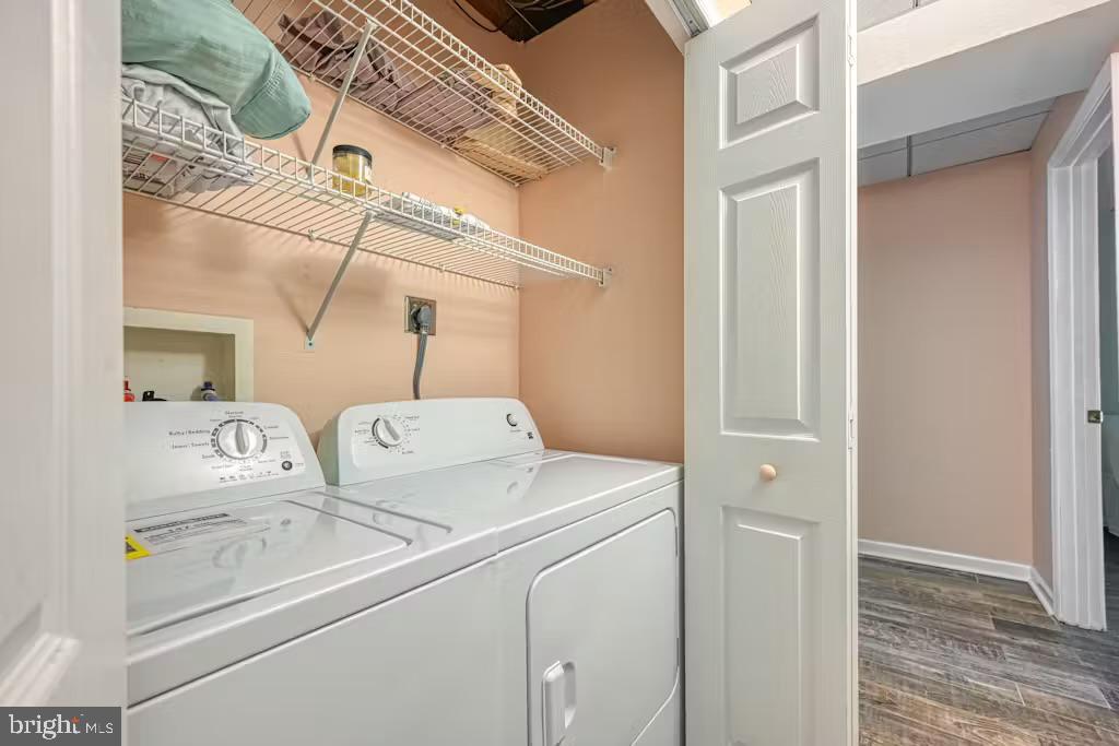 FOXWOOD MANOR - Residential