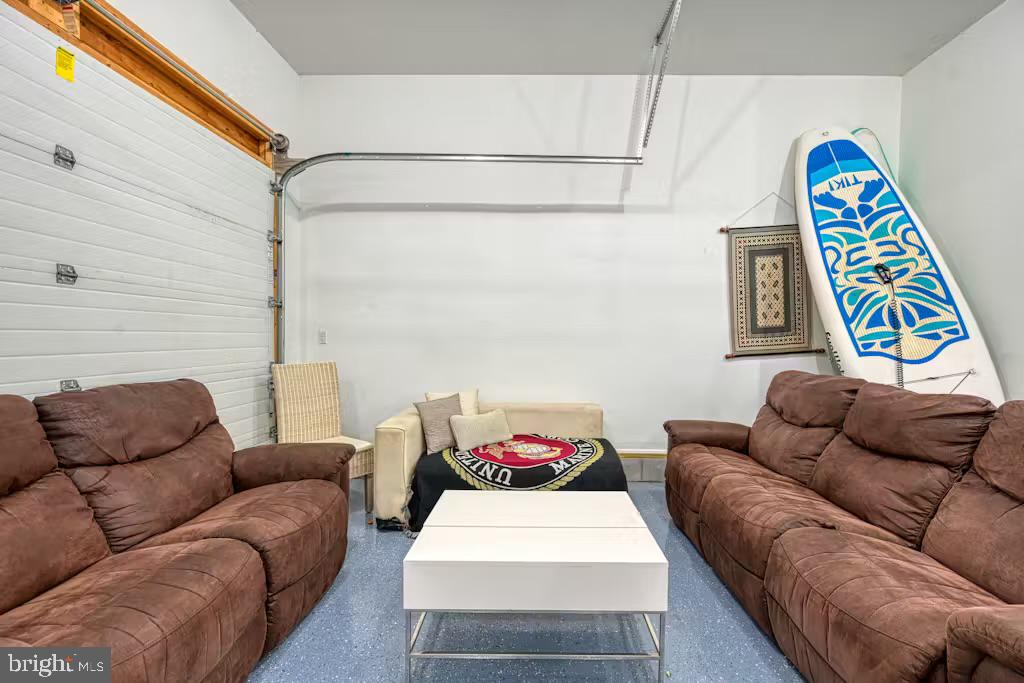 FOXWOOD MANOR - Residential