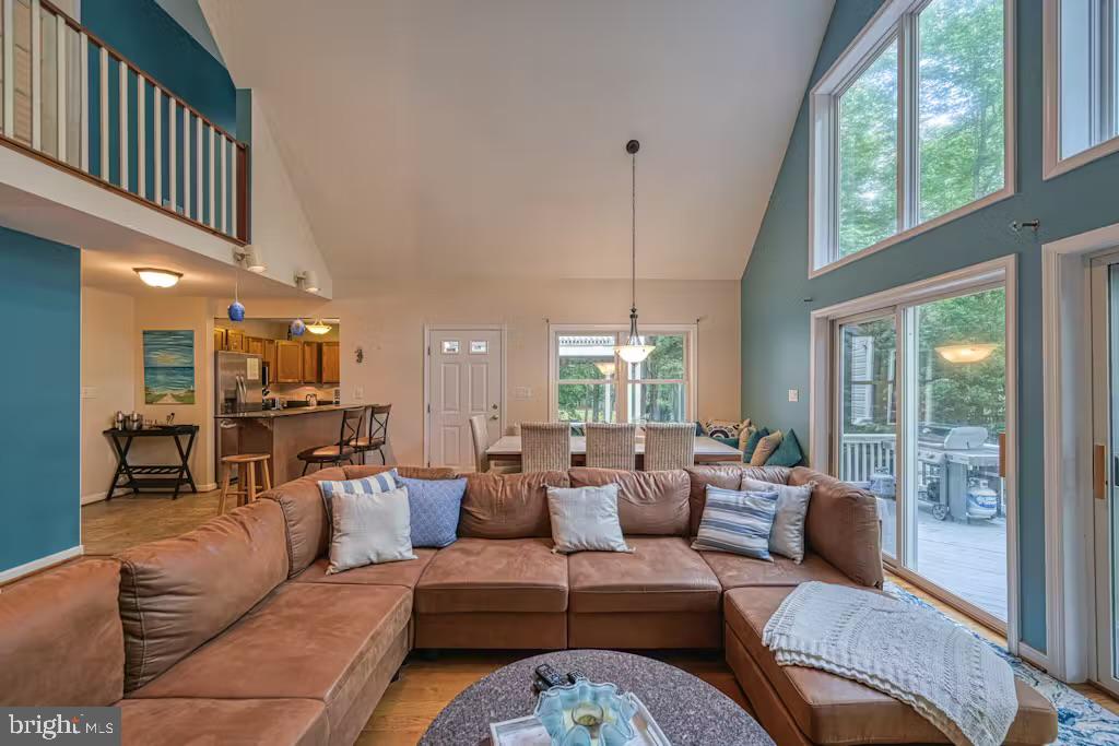 FOXWOOD MANOR - Residential