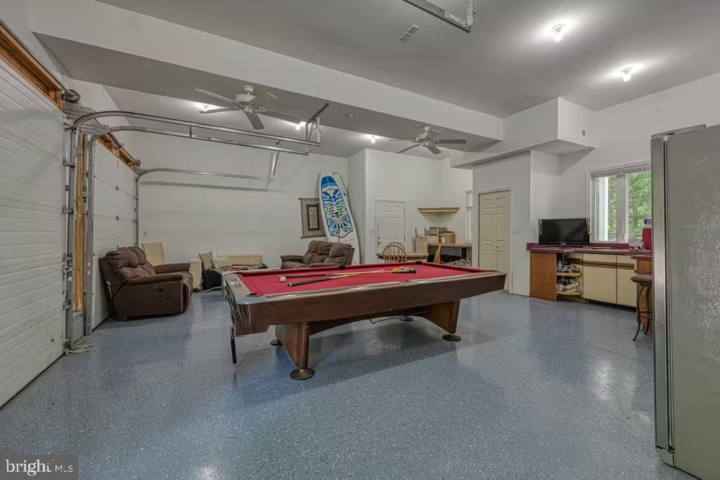 FOXWOOD MANOR - Residential