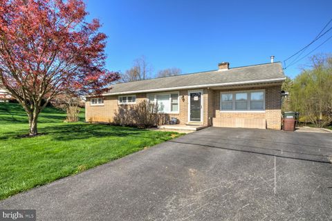 2049 PINE DRIVE LANCASTER PA 17601