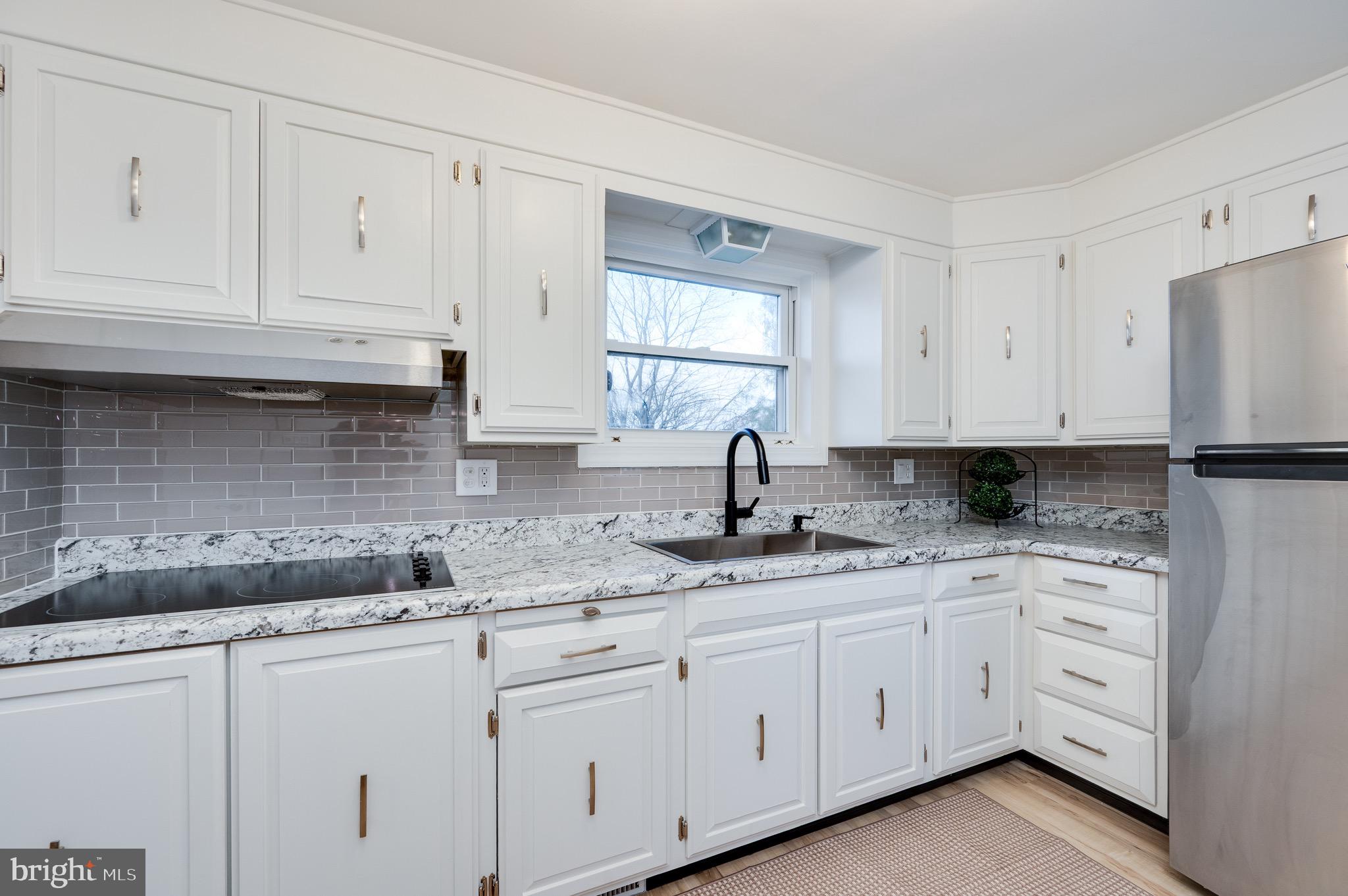 SINKING SPRING - Residential