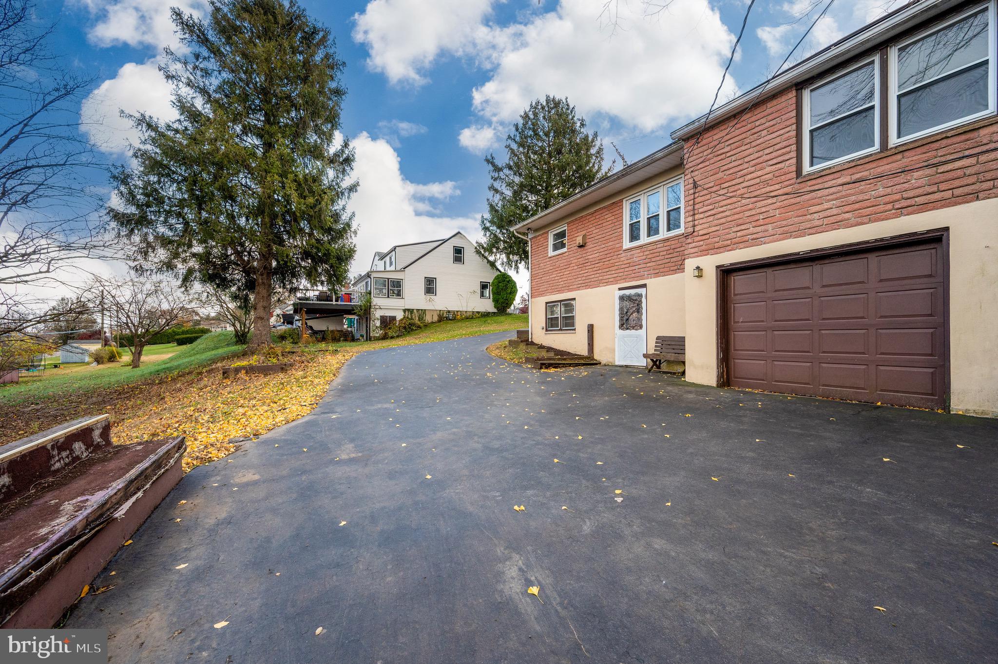 SINKING SPRING - Residential