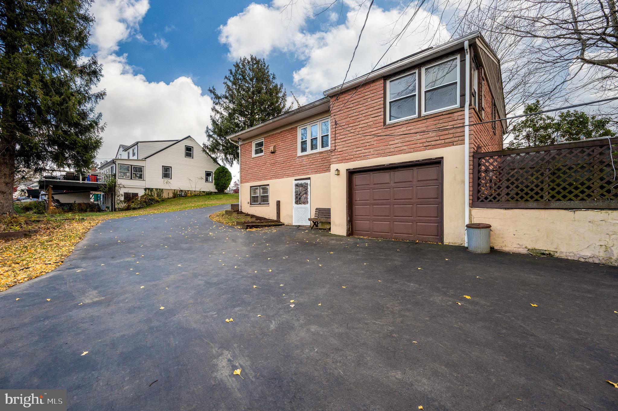 SINKING SPRING - Residential