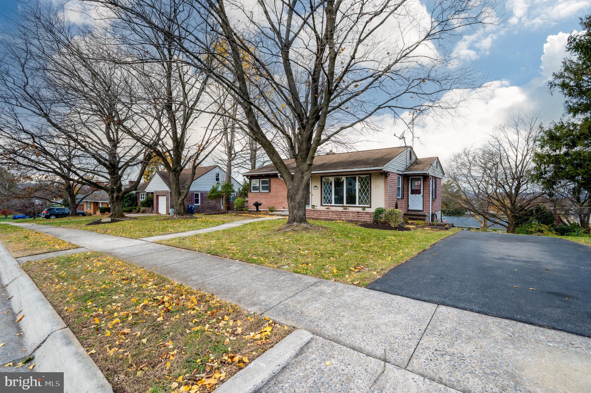 SINKING SPRING - Residential