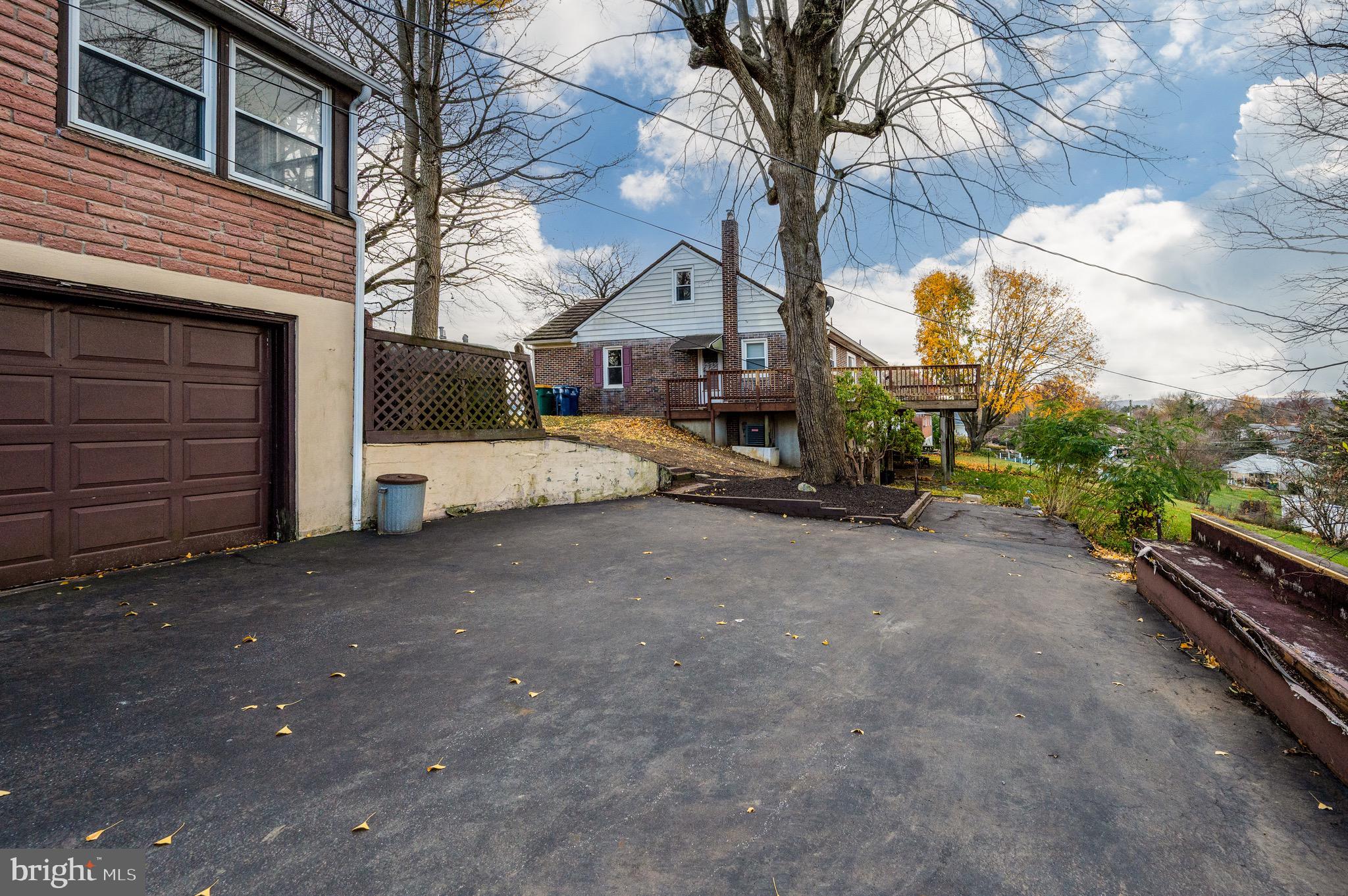 SINKING SPRING - Residential