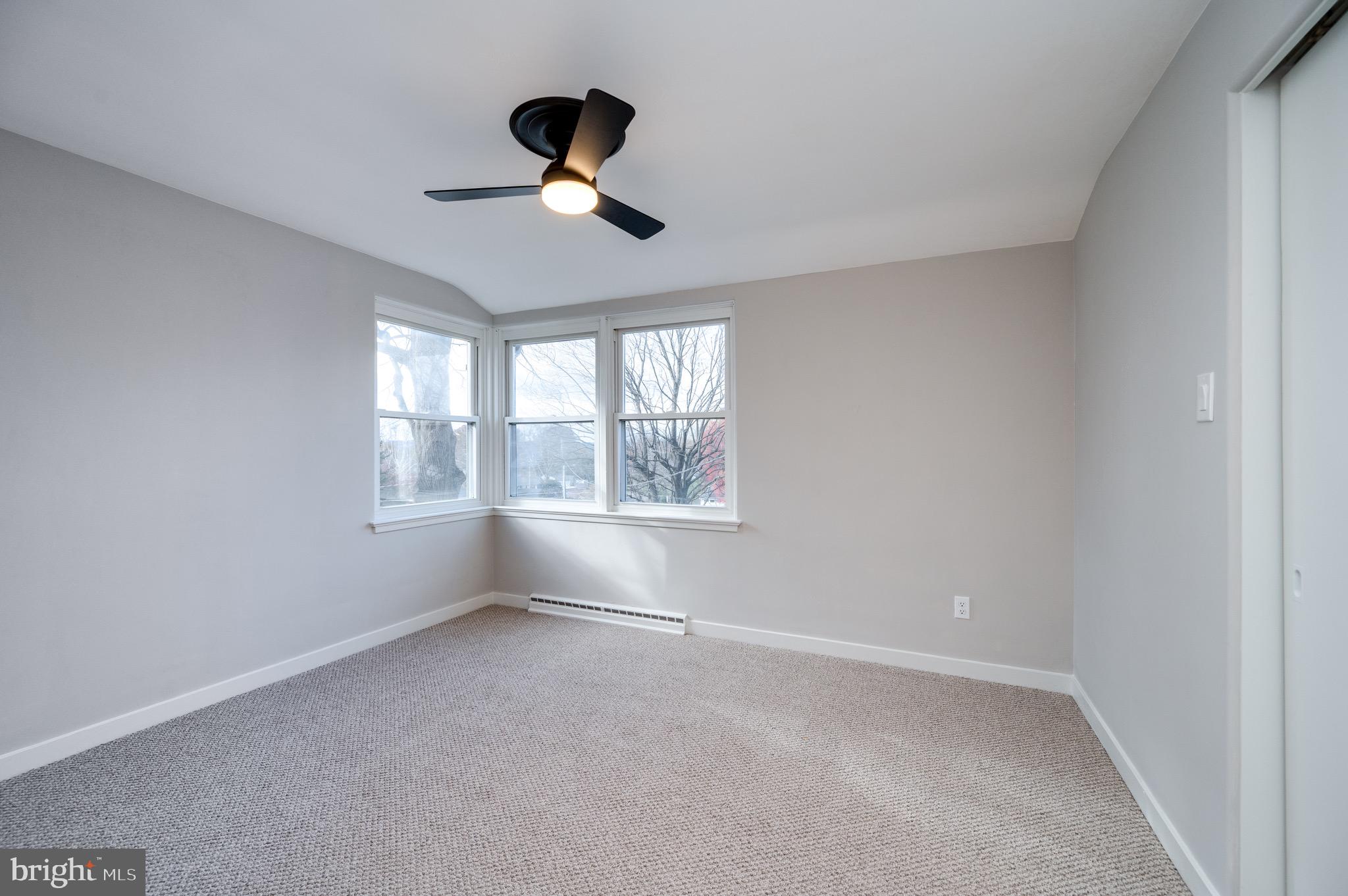 SINKING SPRING - Residential