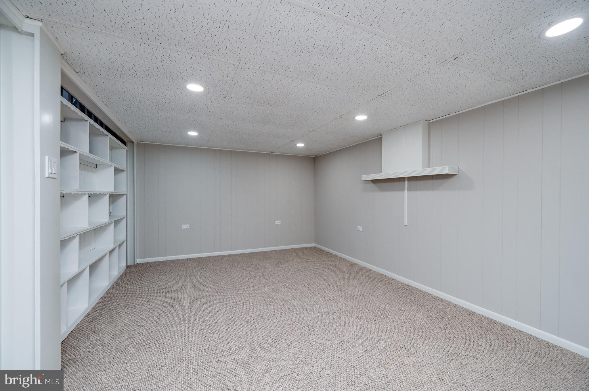 SINKING SPRING - Residential