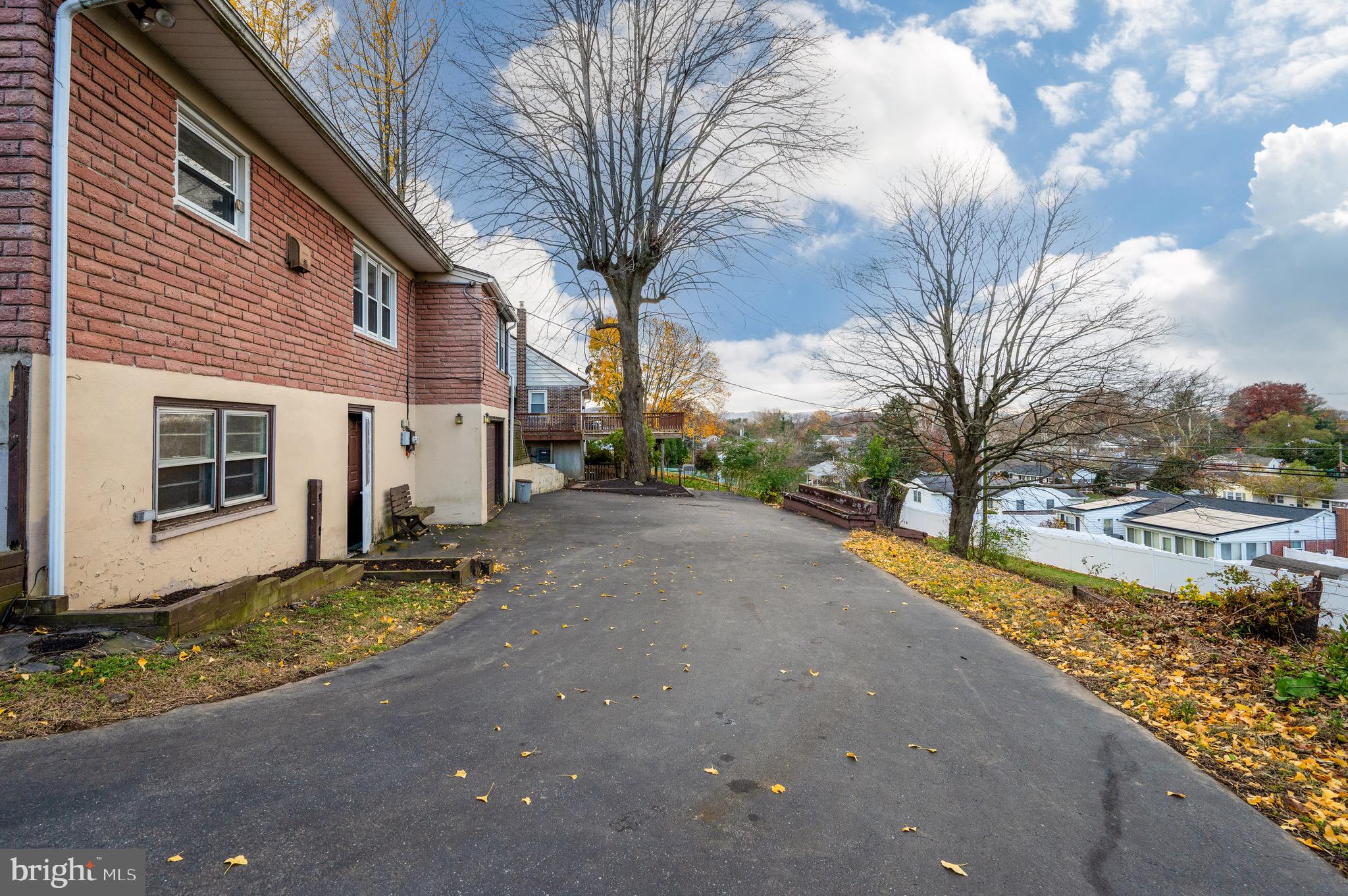 SINKING SPRING - Residential