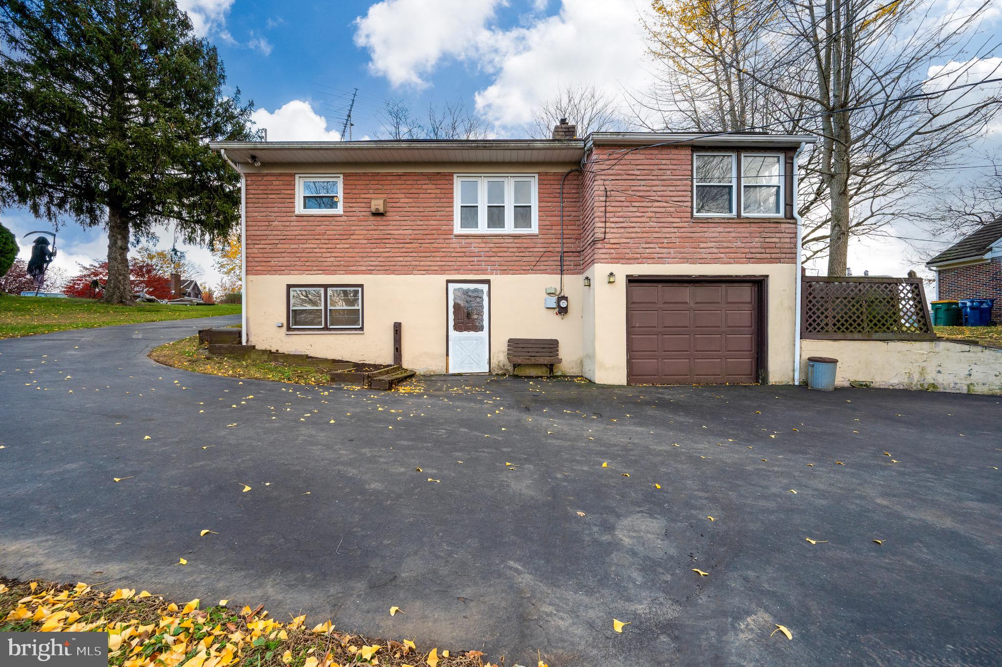 SINKING SPRING - Residential