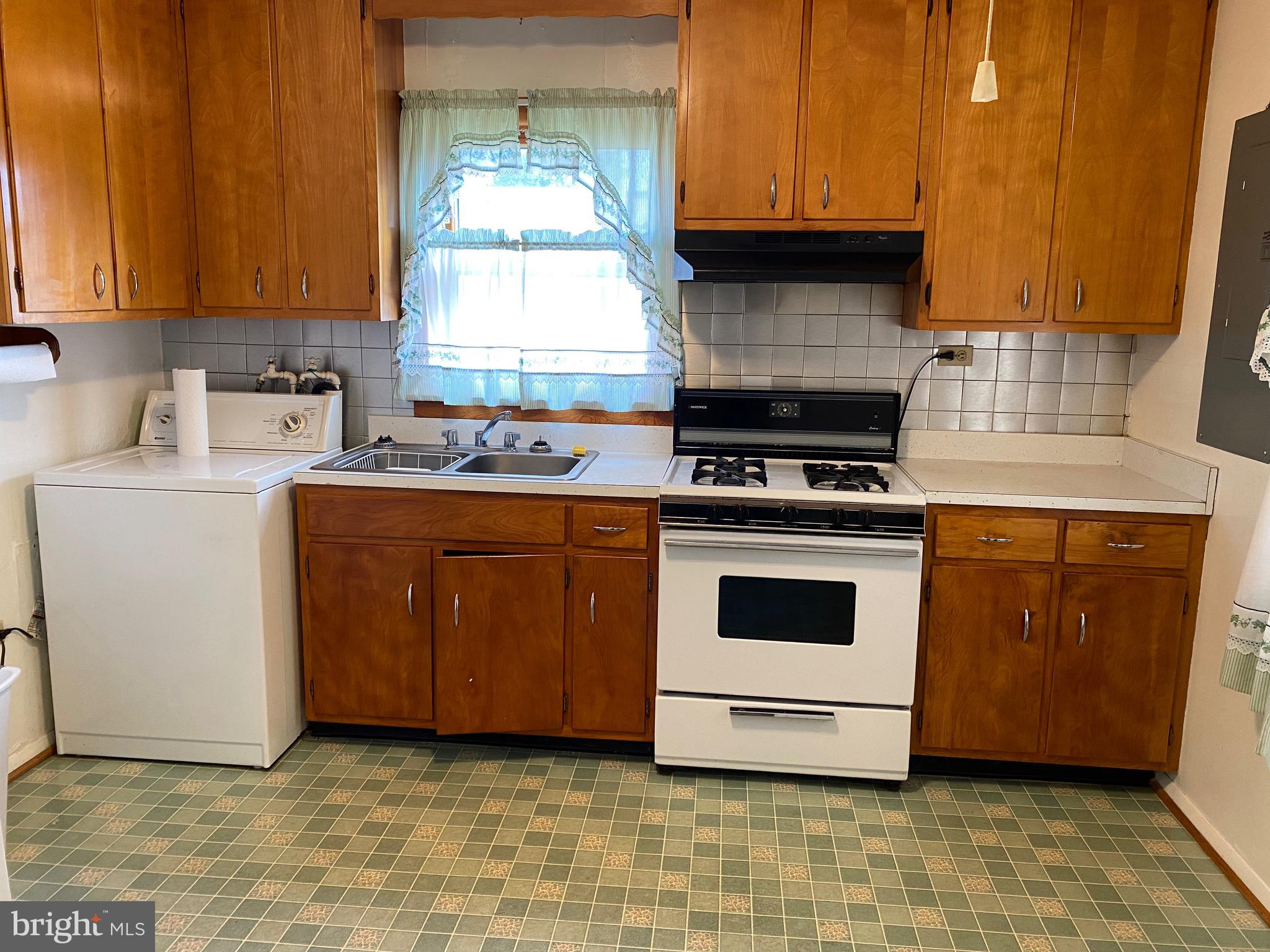 POTOMAC HEIGHTS - Residential