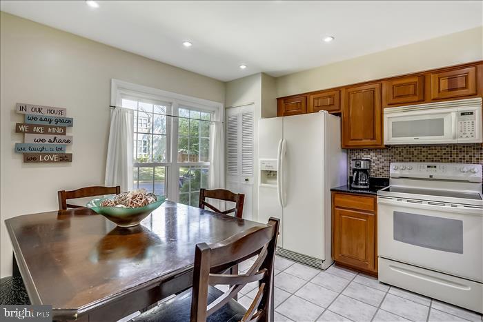 GUNNERS LAKE VILLAGE - Residential