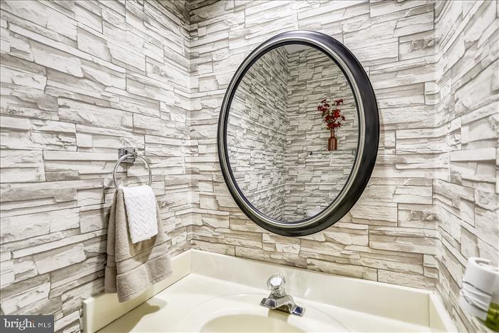 GUNNERS LAKE VILLAGE - Residential