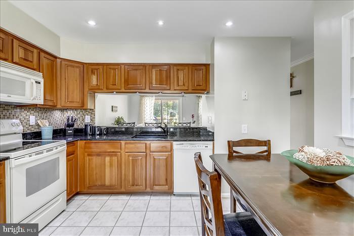 GUNNERS LAKE VILLAGE - Residential