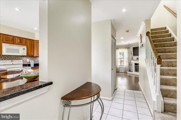 GUNNERS LAKE VILLAGE - Residential