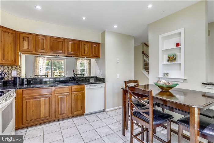 GUNNERS LAKE VILLAGE - Residential