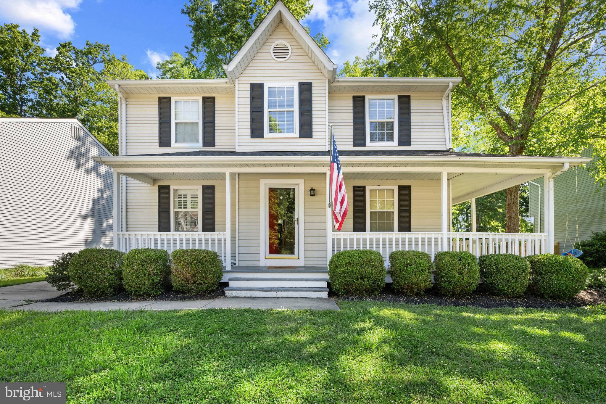 Check out this charming, updated home in Blackwalnut Cove! With 4 bedrooms and 3.5 bathrooms, it offers plenty of space and privacy, backing onto the woods. The main floor features an open kitchen and living area, plus a separate dining room. The finished basement includes an in-law suite with a kitchen, living room, and bedroom. Upstairs, you'll find 3 spacious bedrooms, including a primary bedroom with 2 large closets and an updated private bathroom. The back deck is perfect for cookouts, gatherings, or just relaxing. This gem won't last long! 🏡